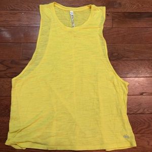 Alo Yoga Sz L shirt worn once yellow